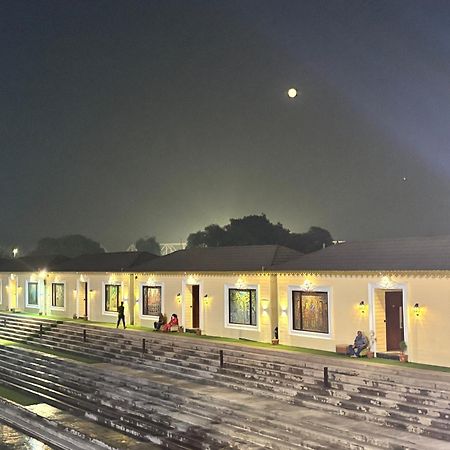 Ayodhya Haat Luxury Cottages ภายนอก รูปภาพ