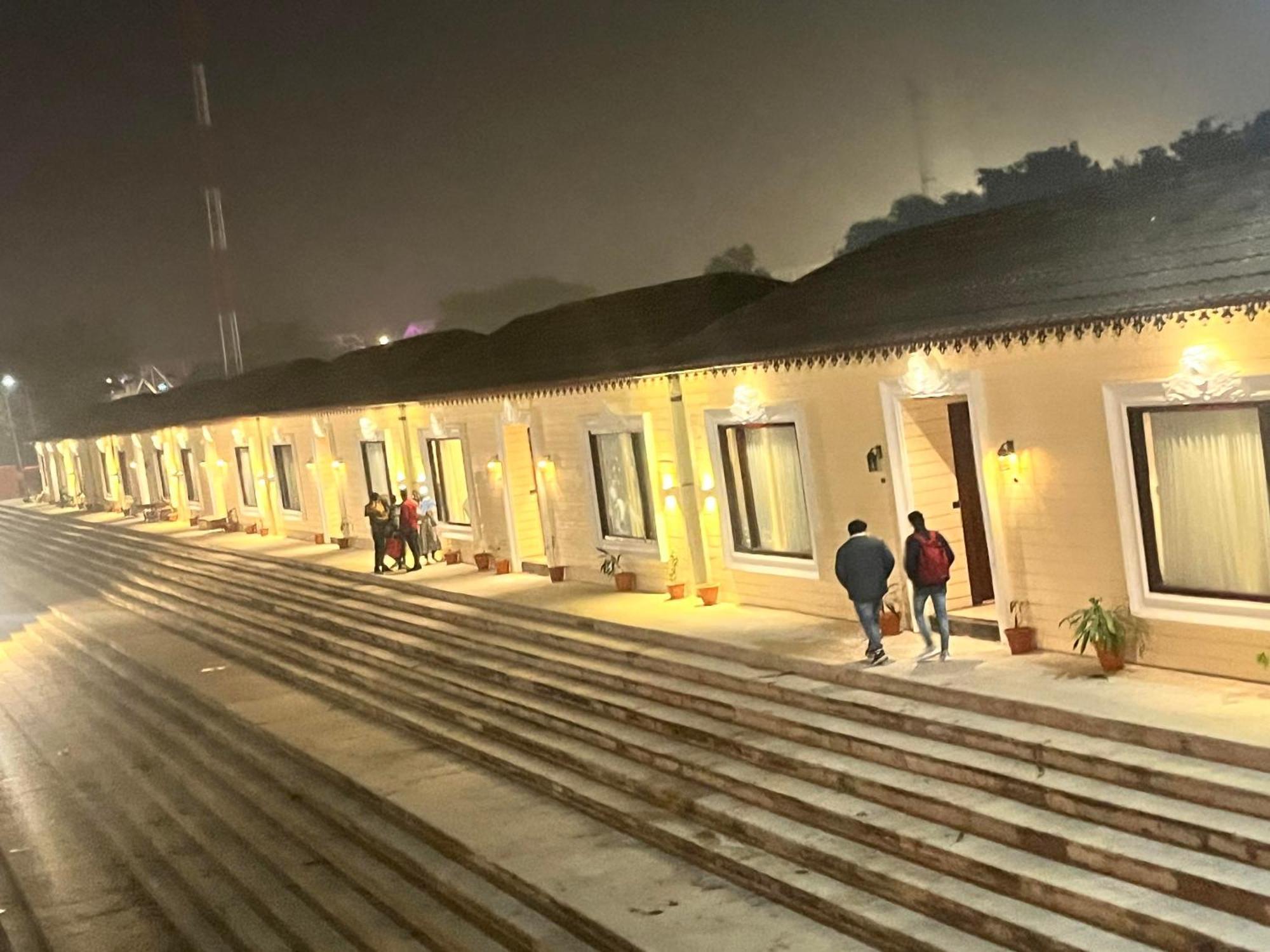 Ayodhya Haat Luxury Cottages ภายนอก รูปภาพ