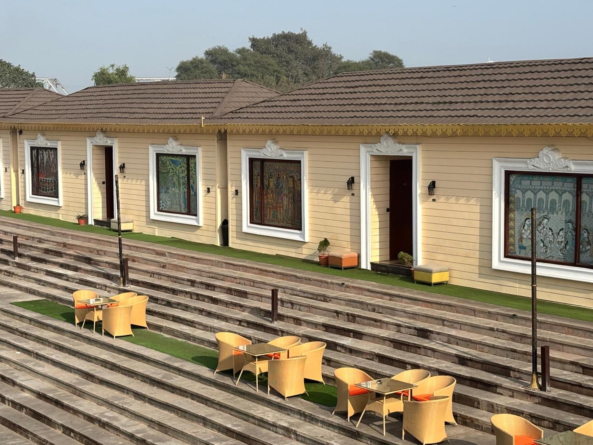 Ayodhya Haat Luxury Cottages ภายนอก รูปภาพ